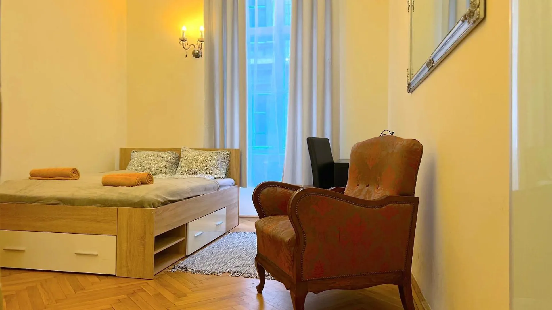 Guesthouse In Ferenciek Square Budapest Apartman
