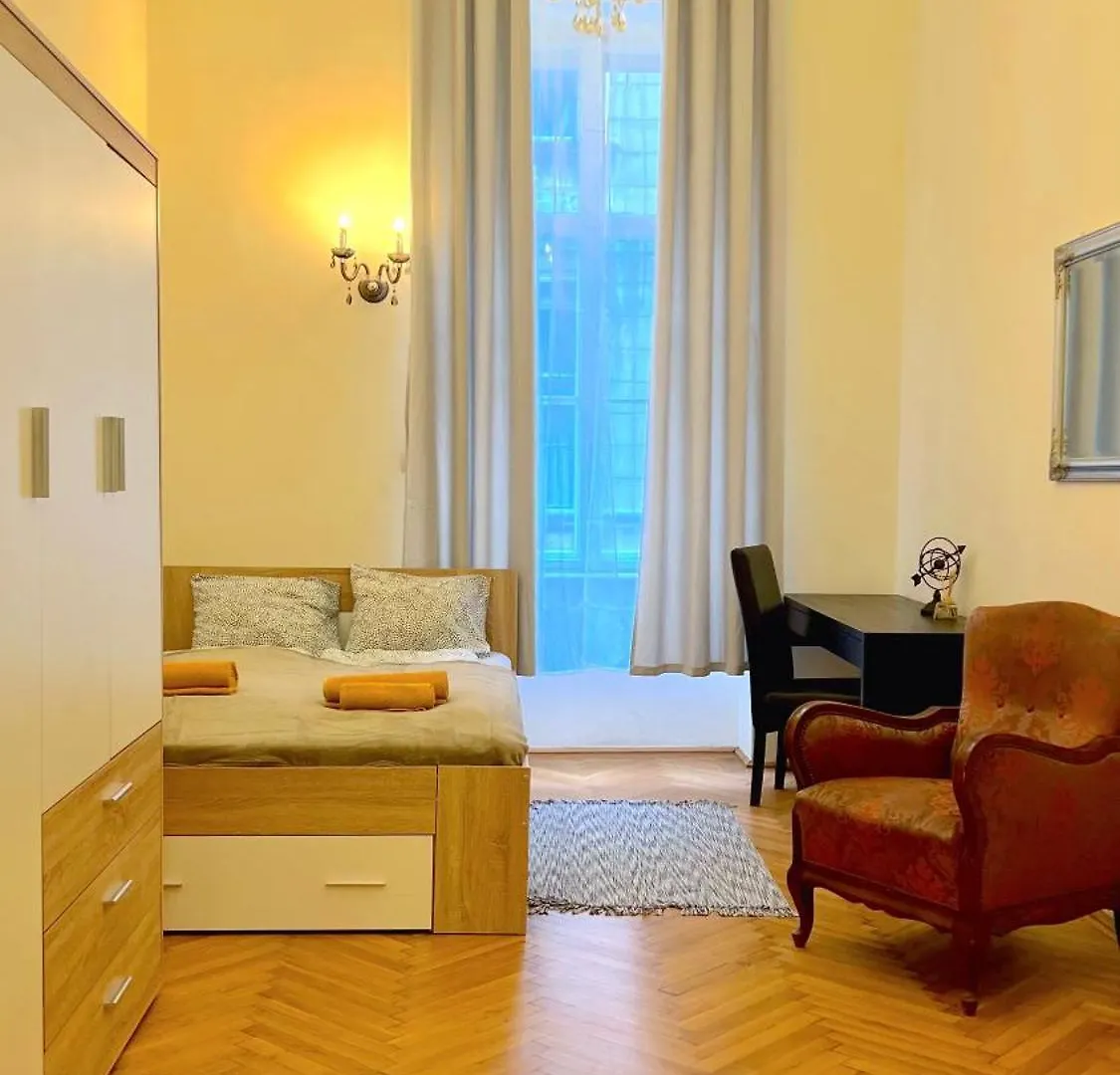 Apartment Guesthouse In Ferenciek Square Budapest Hungary