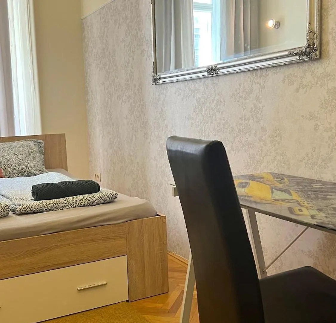 Apartment Guesthouse In Ferenciek Square Budapest